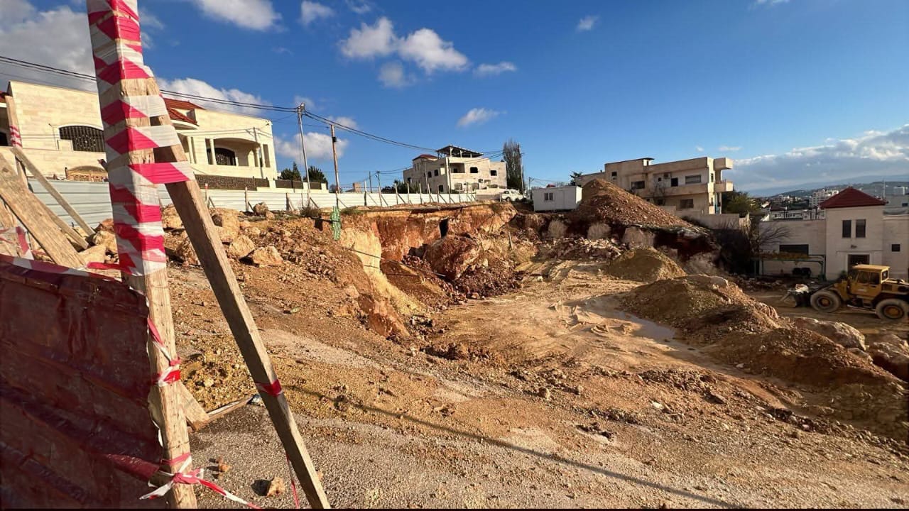  جرش: إغلاق مؤقت لطريق الجبل الأخضر إثر انهيار في إحدى الحفريات الإنشائية