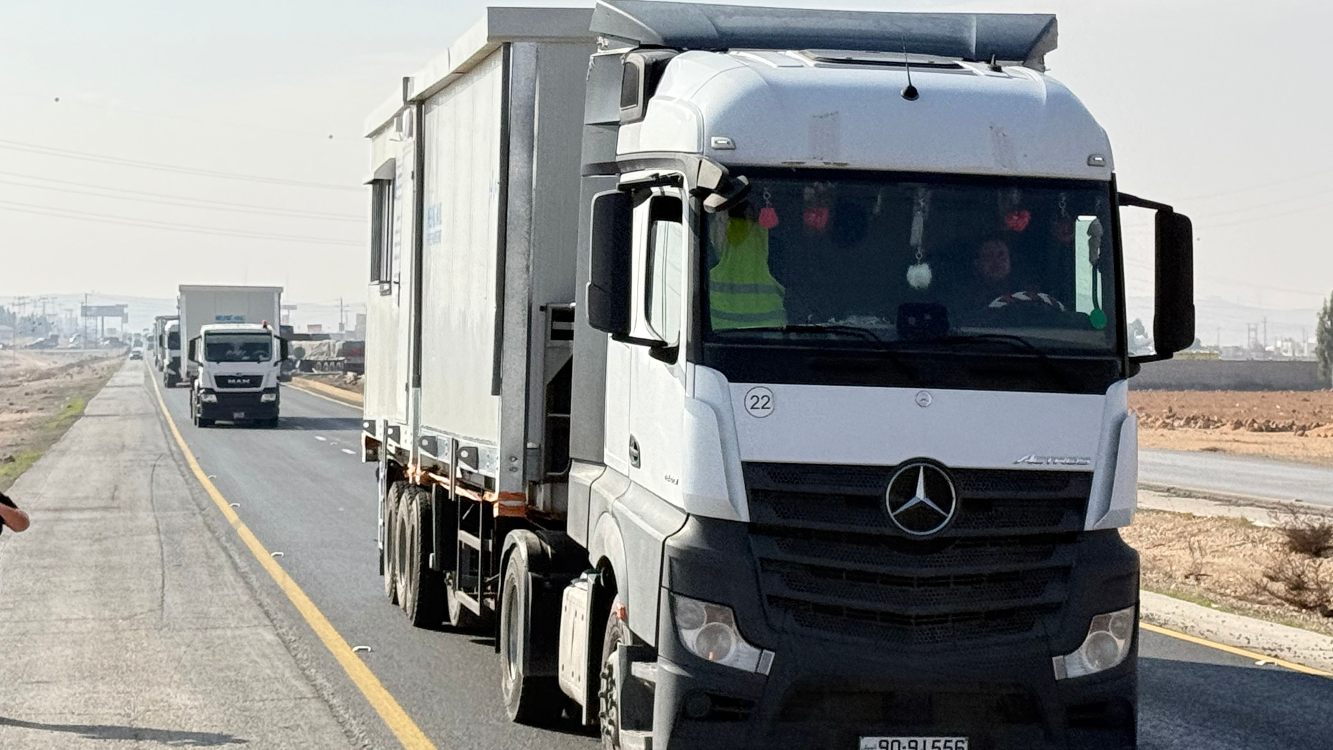  الأردن يسيّر قافلة مساعدات جديدة إلى سوريا