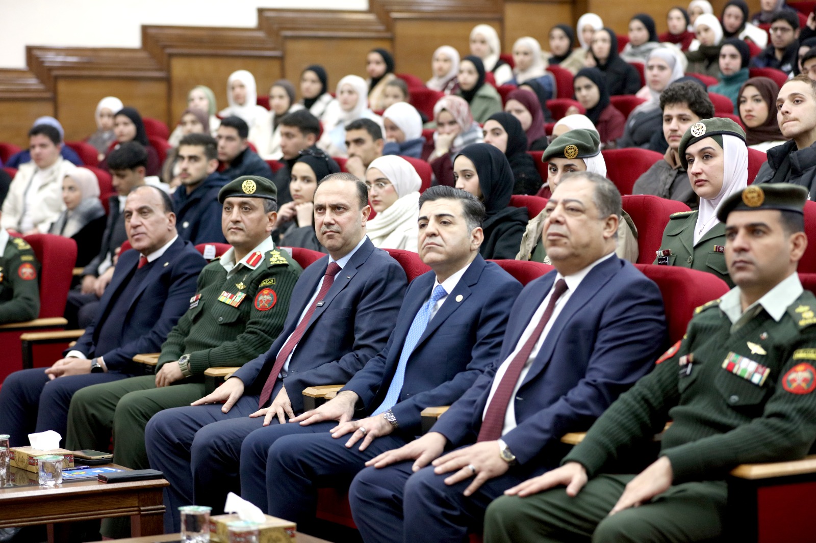  وزير الاتصال الحكومي: الجامعات ركيزة أساسية في بناء الوعي الوطني