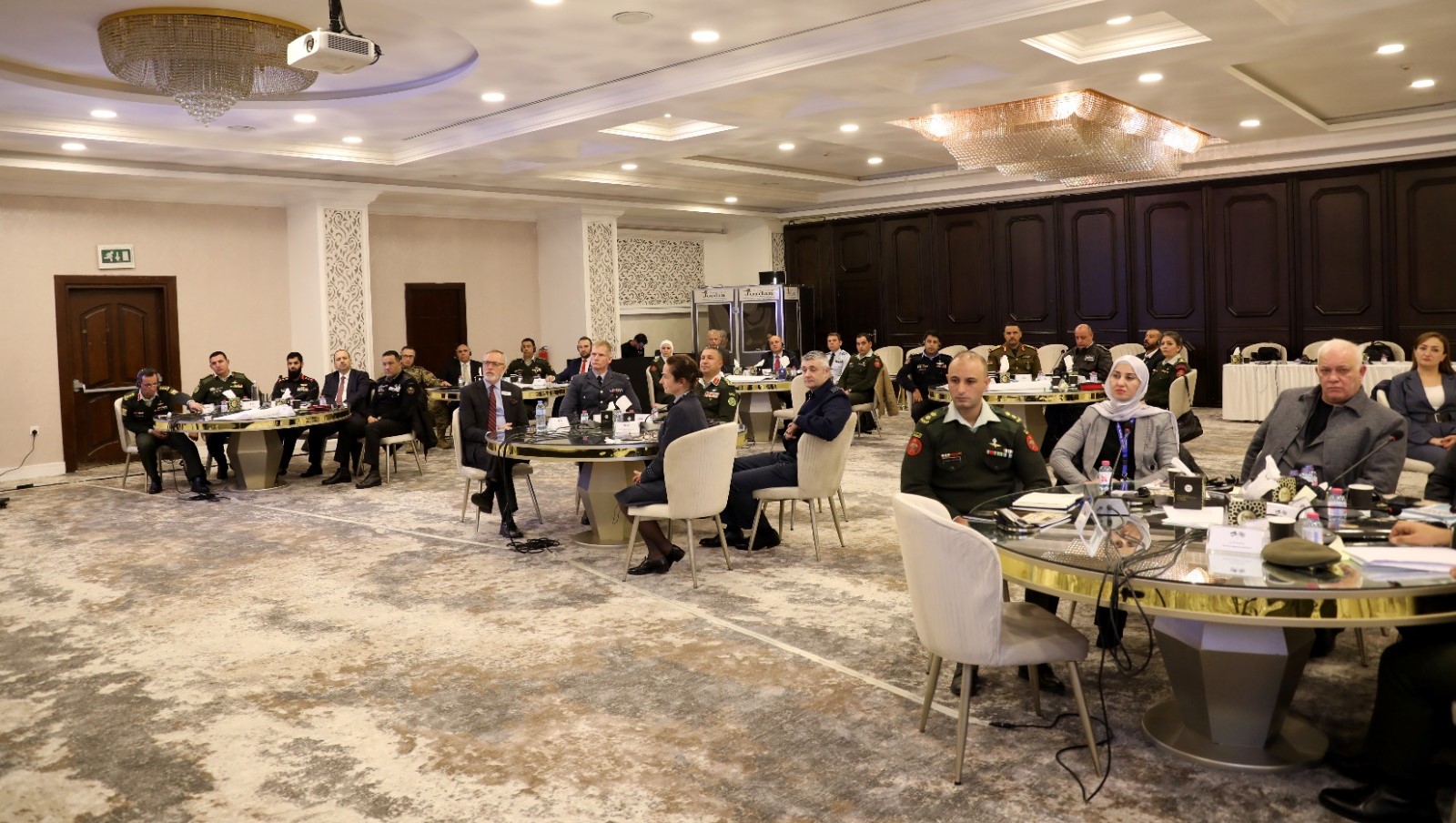  اختتام دورة القيادة الاستراتيجية بمشاركة عدد من ضباط الدول الشقيقة والصديقة