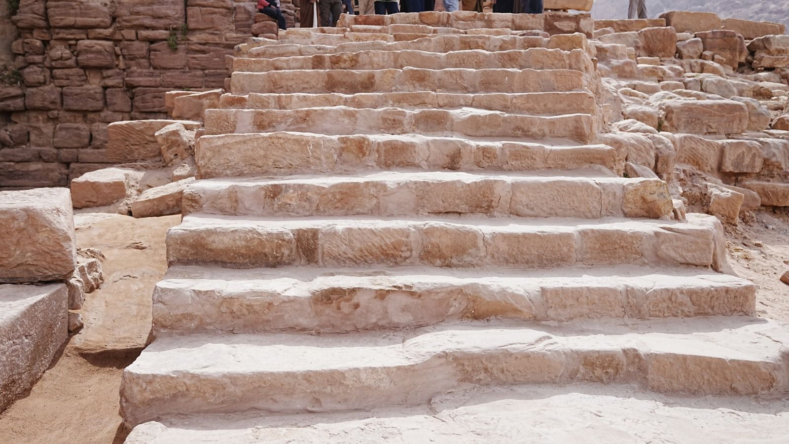 "سلطة البترا" تؤكد تنفيذ مشاريع الترميم وفق أعلى المعايير