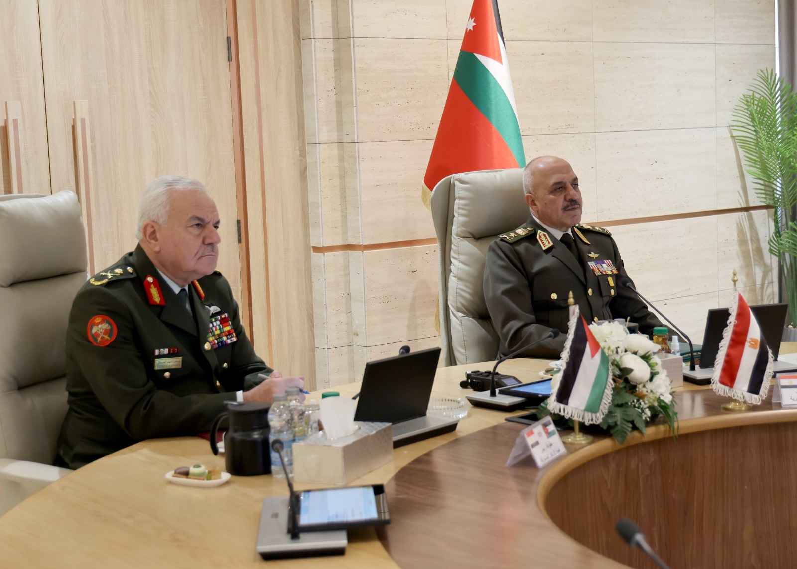  رئيس هيئة الأركان يستقبل رئيس أركان حرب القوات المسلحة المصرية