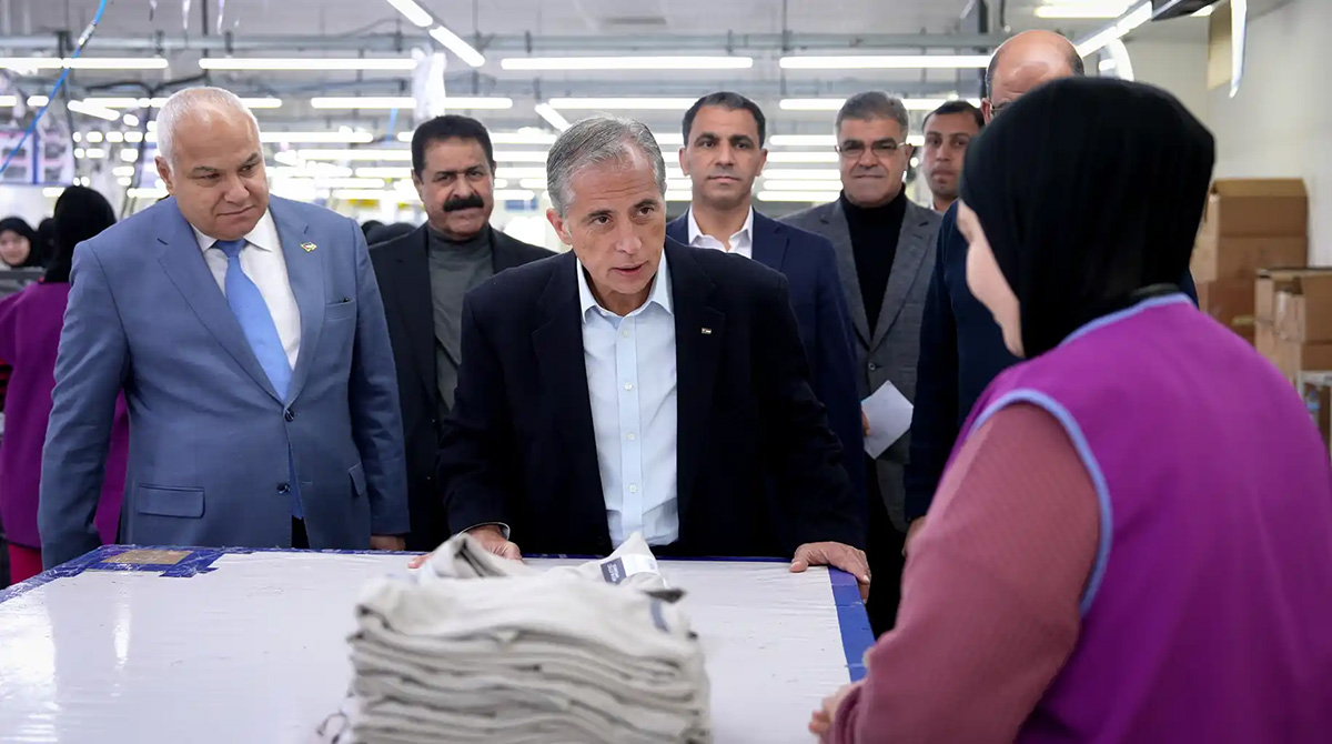 رئيس الوزراء يتفقد مواقع إنتاجية وخدمية في عجلون وإربد 