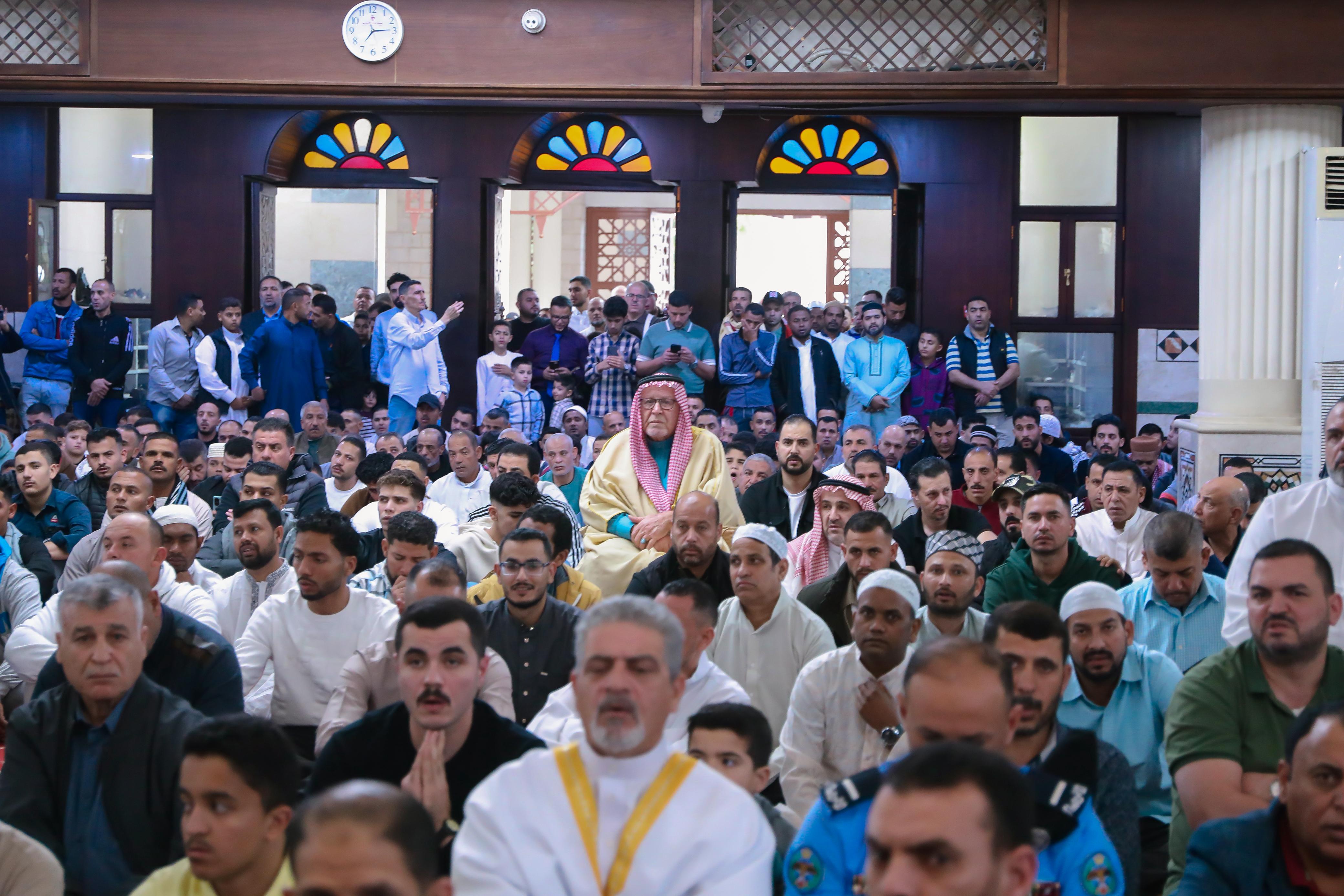  العقبة تحتفي بعيد الفطر بمشاركة واسعة في صلاة العيد