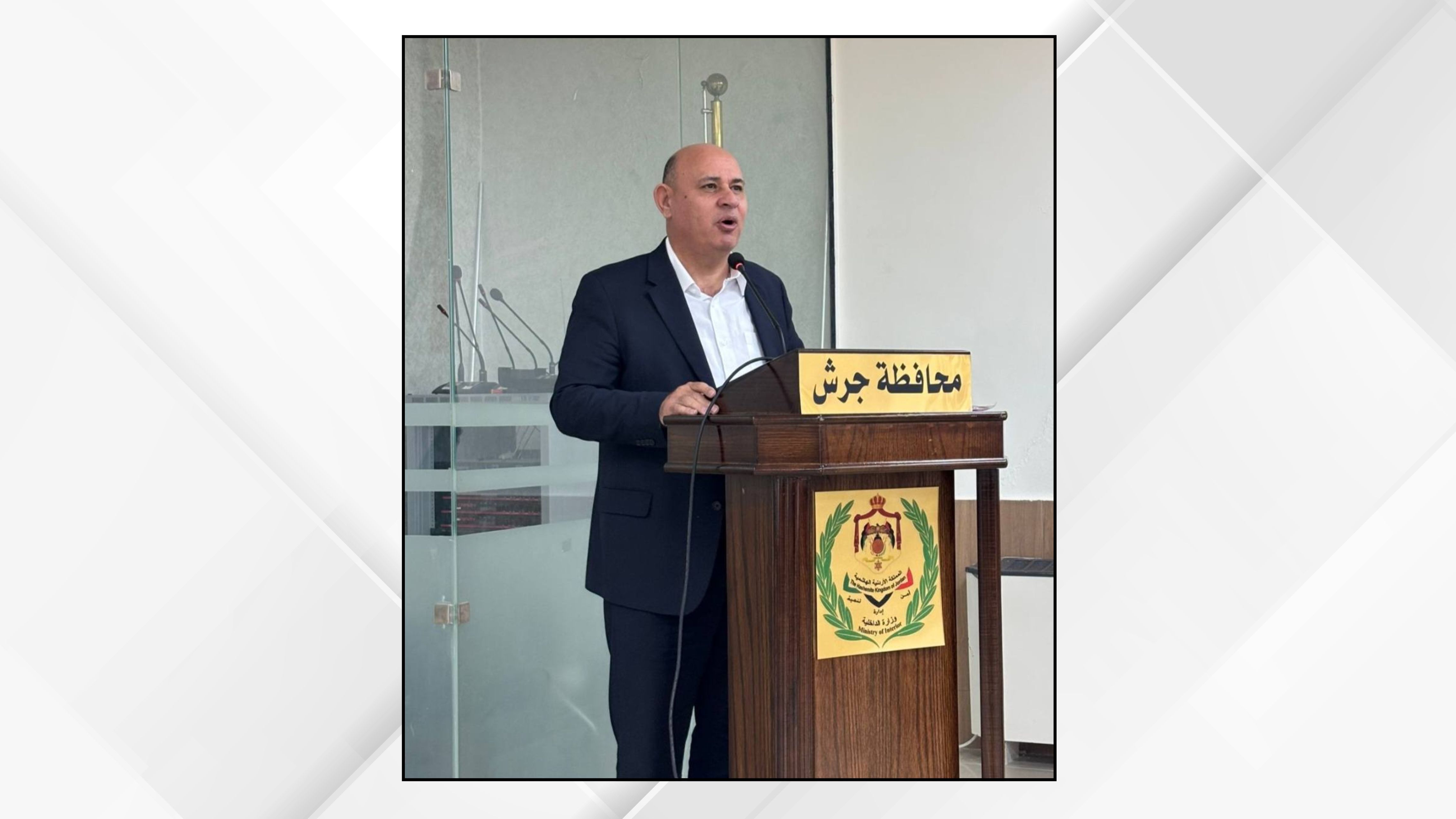  محافظ جرش يكرّم المجلس الأمني ومديري مؤسسات 