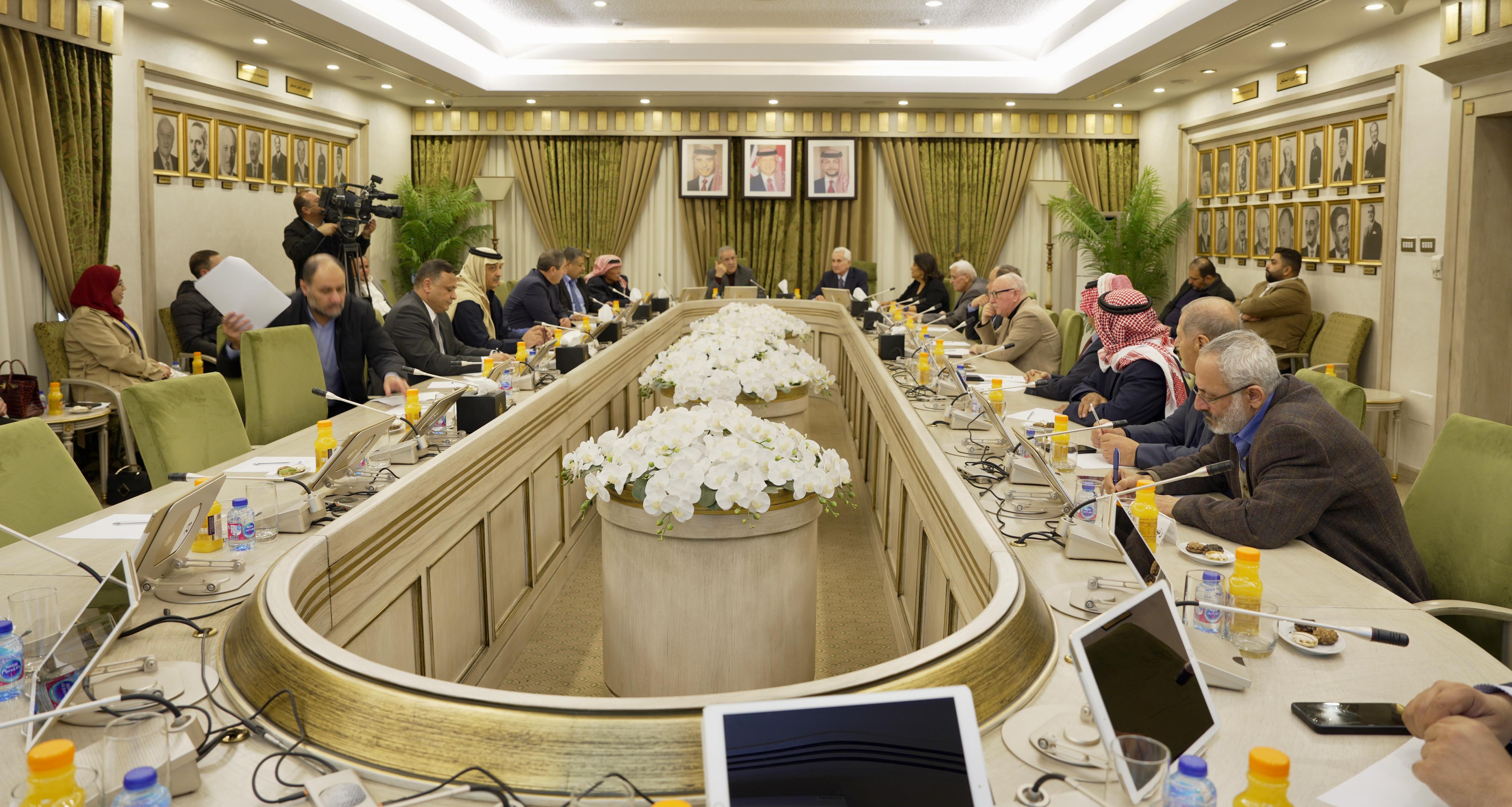  مشتركة في "الأعيان" تبحث مقترح تطوير الخرائط الرقمية الذكية للأمن المناخي 