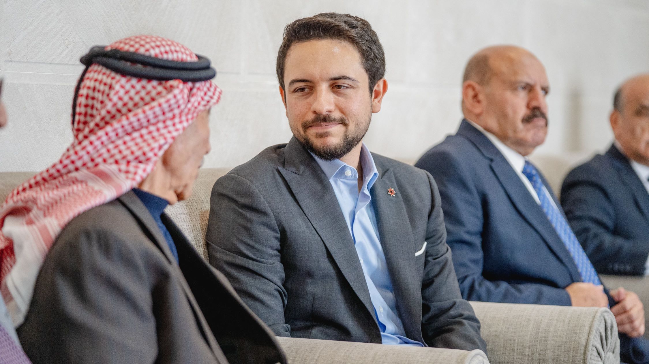  ولي العهد يلتقي ممثلين ووجهاء عن لواء سحاب