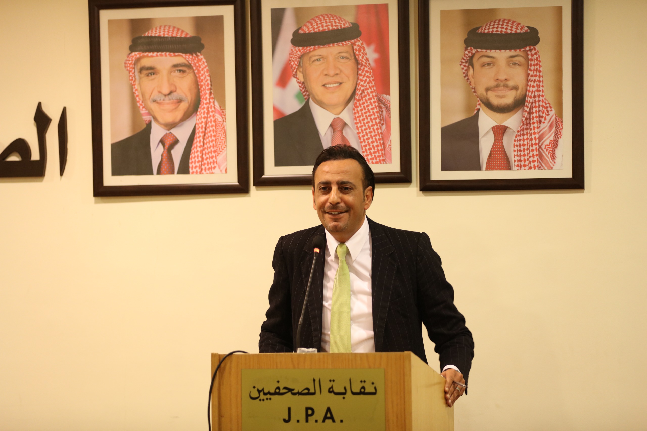  الصحفيين تنظم إشهار كتاب بعنوان شبكات التواصل الاجتماعي ودورها في توجيه الرأي العام