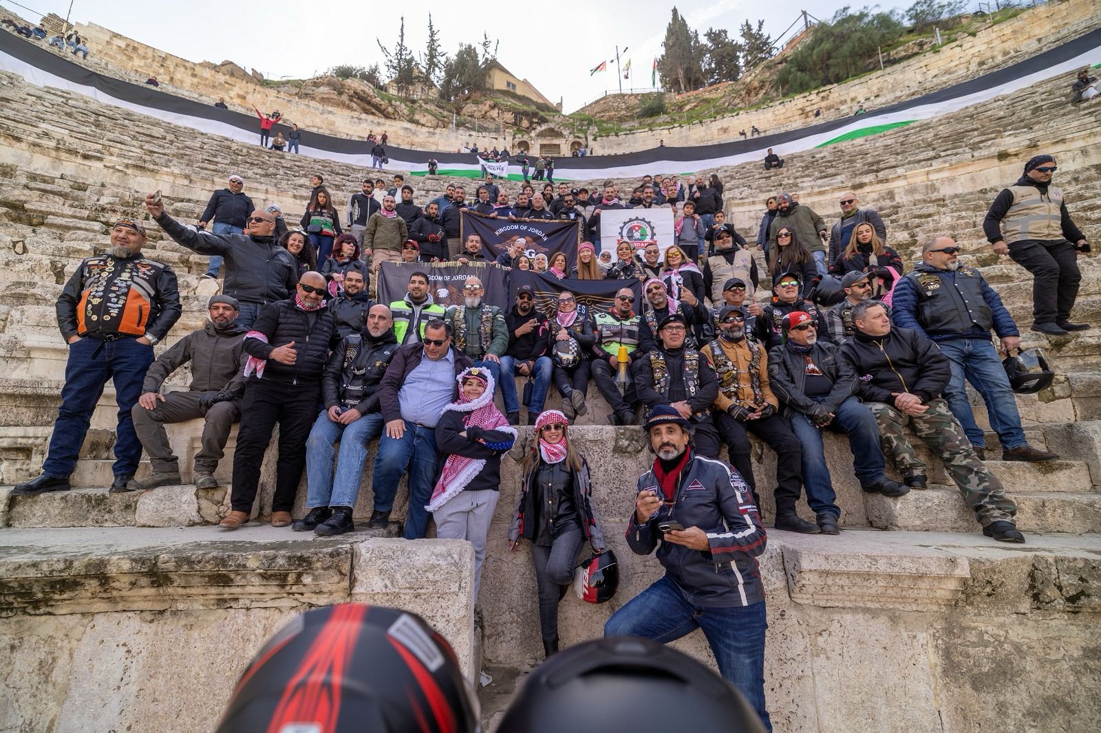  زين تحتفي بالذكرى الرابعة والستين لميلاد جلالة الملك