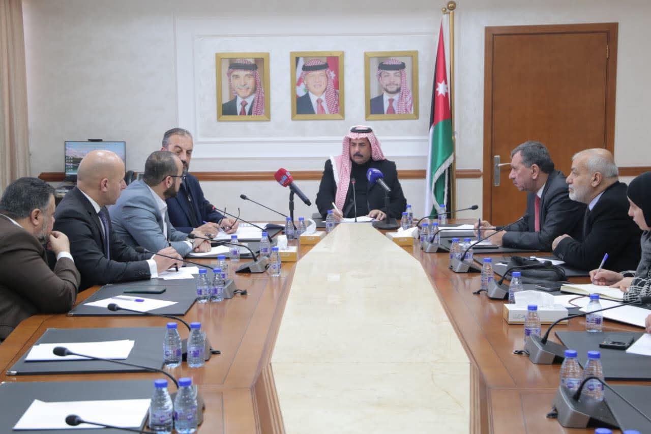  "النقل النيابية" تطلع على آلية عمل دائرة الأرصاد الجوية 