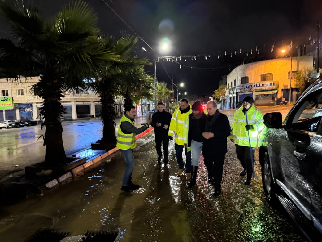  المصري يتفقد فجرا لواء ناعور ومحافظة مادبا لمتابعة الجاهزية للمنخفض الجوي