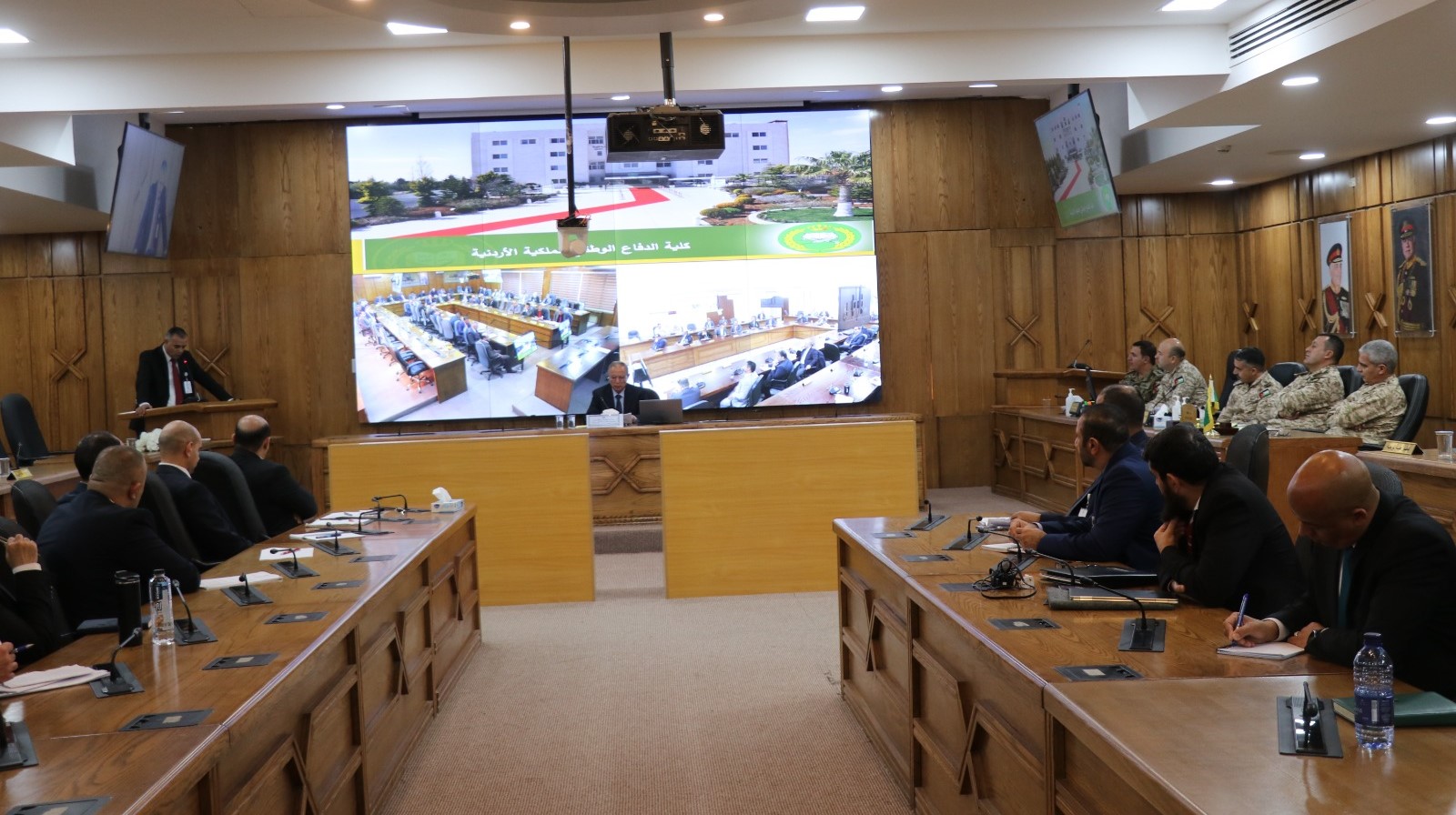  رئيس المجلس القضائي يحاضر في كلية الدفاع الوطني الملكية الأردنية