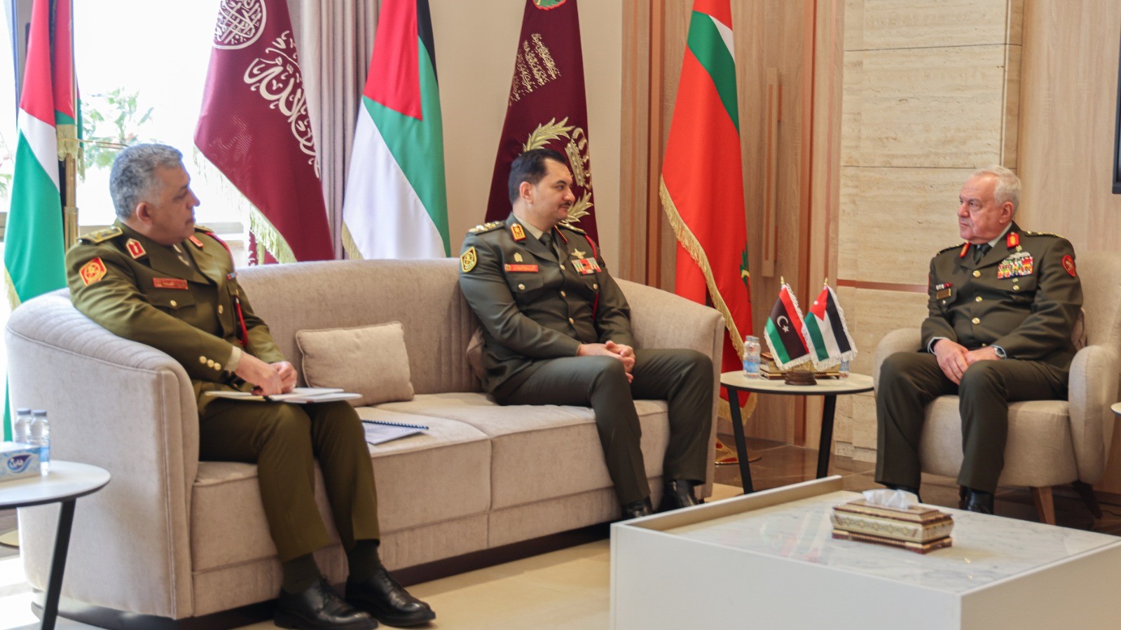  رئيس الأركان يستقبل نائب القائد العام للقوات المسلحة العربية الليبية