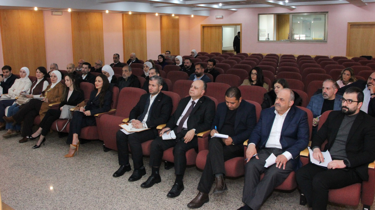  "الصناعة والتجارة" تبحث مع القطاعين الصناعي والخدمي ملامح المرحلة الثانية لاستراتيجية التصدير