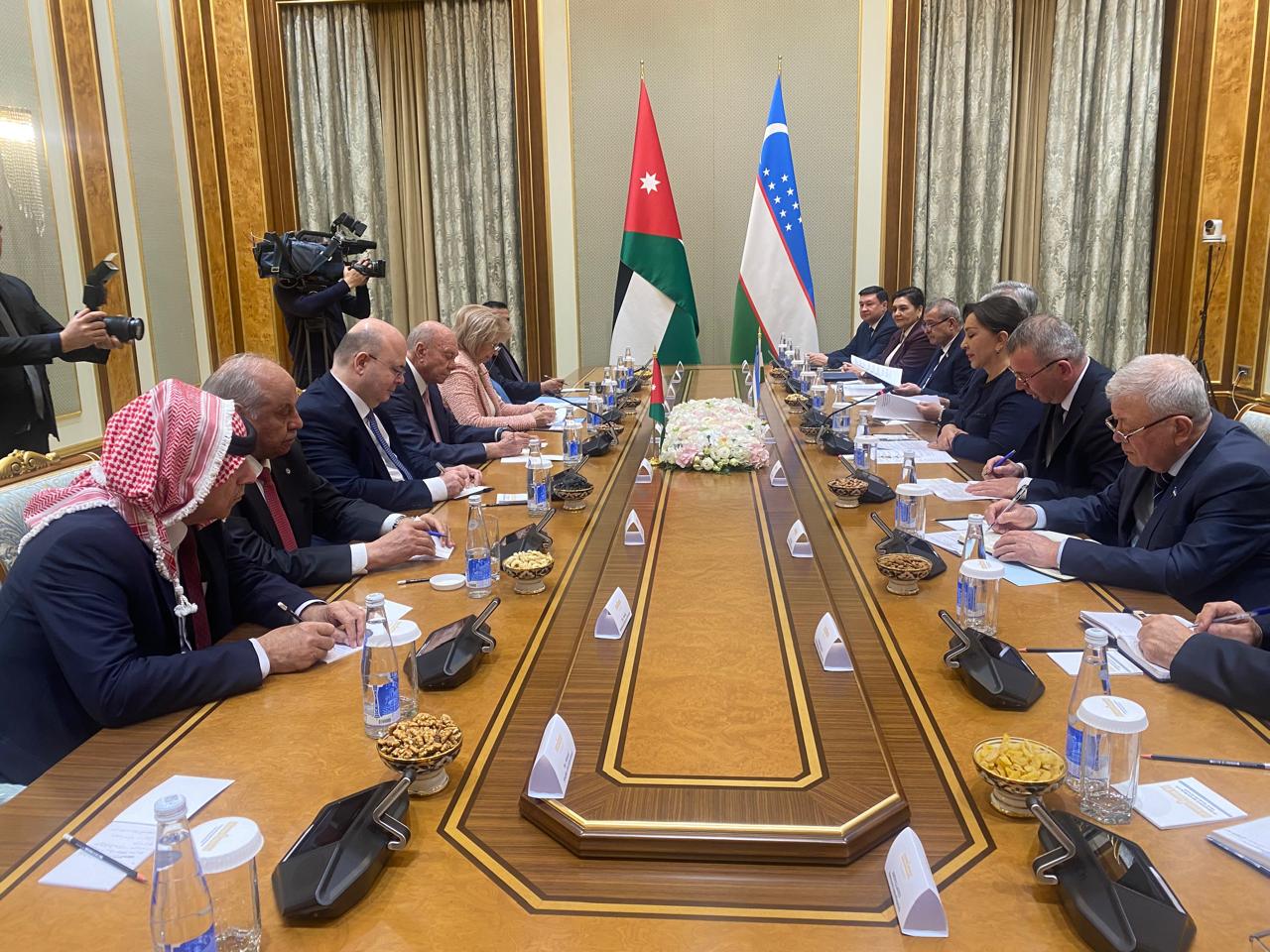  الفايز يجري مباحثات ثنائية مع رئيسي مجلسي الشيوخ والتشريعي الأوزبكي