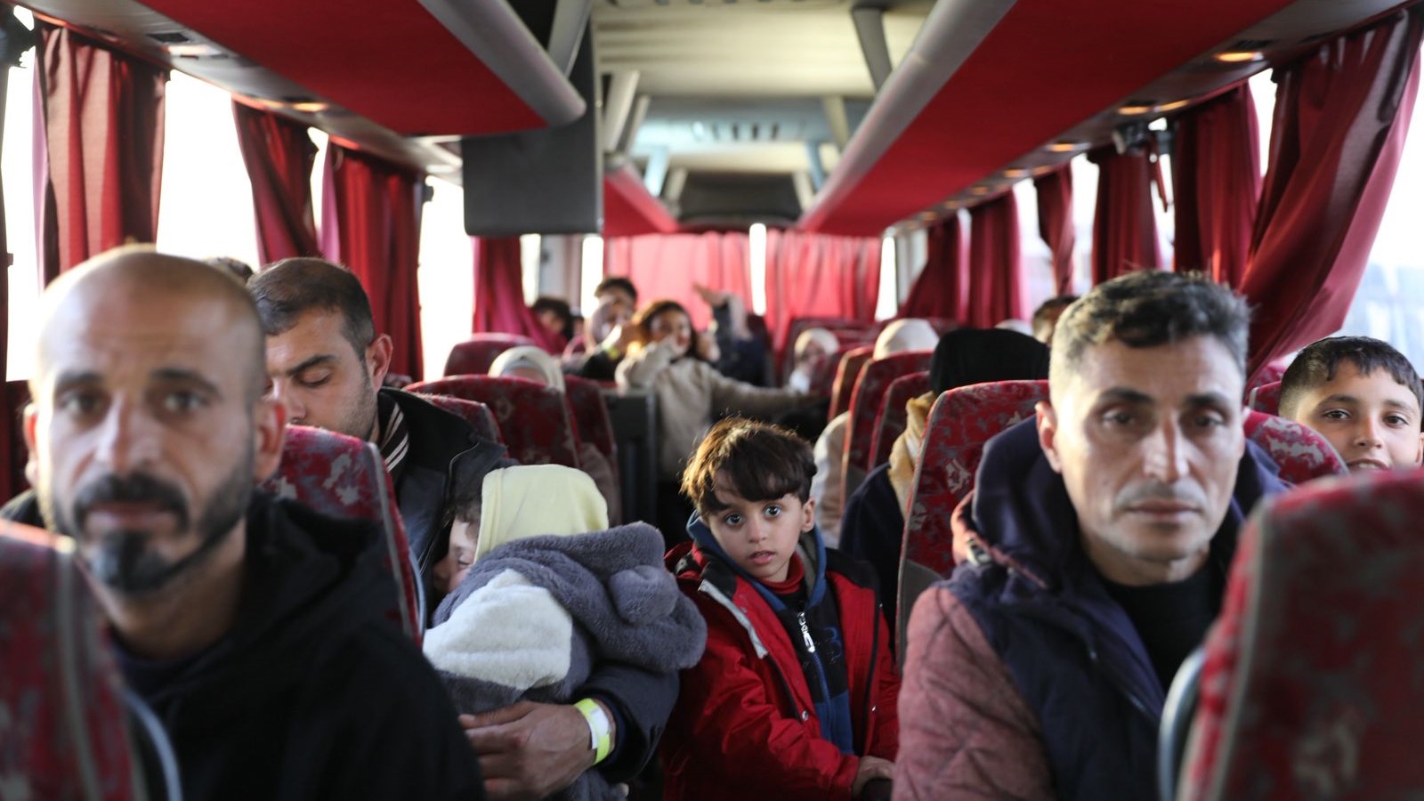  القوات المسلحة تُجْلي دفعة جديدة من أطفال غزة المرضى للعلاج في المملكة