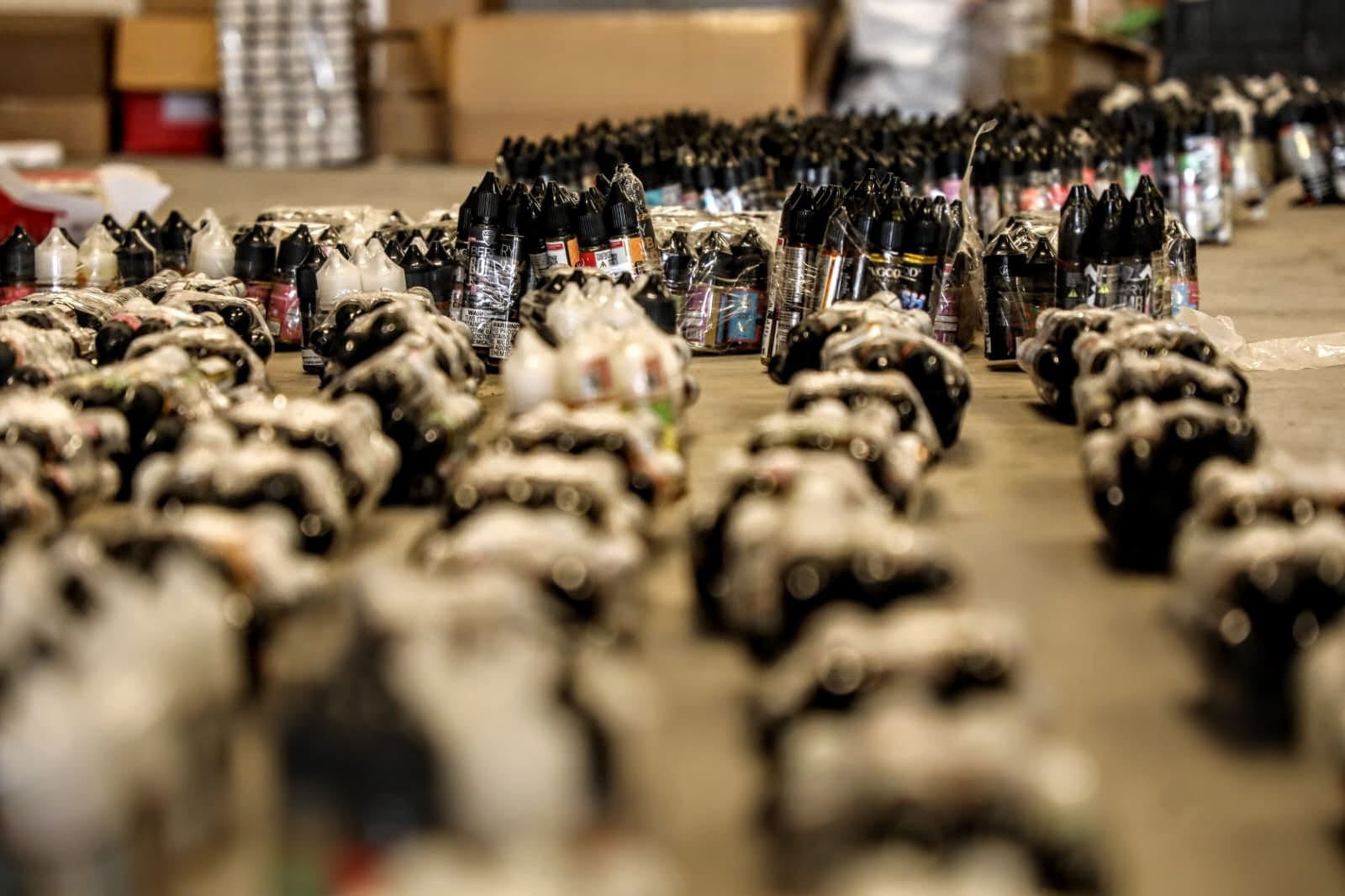 الجمارك تضبط كميات كبيرة من الجوس والمعسل والدخان المهرب