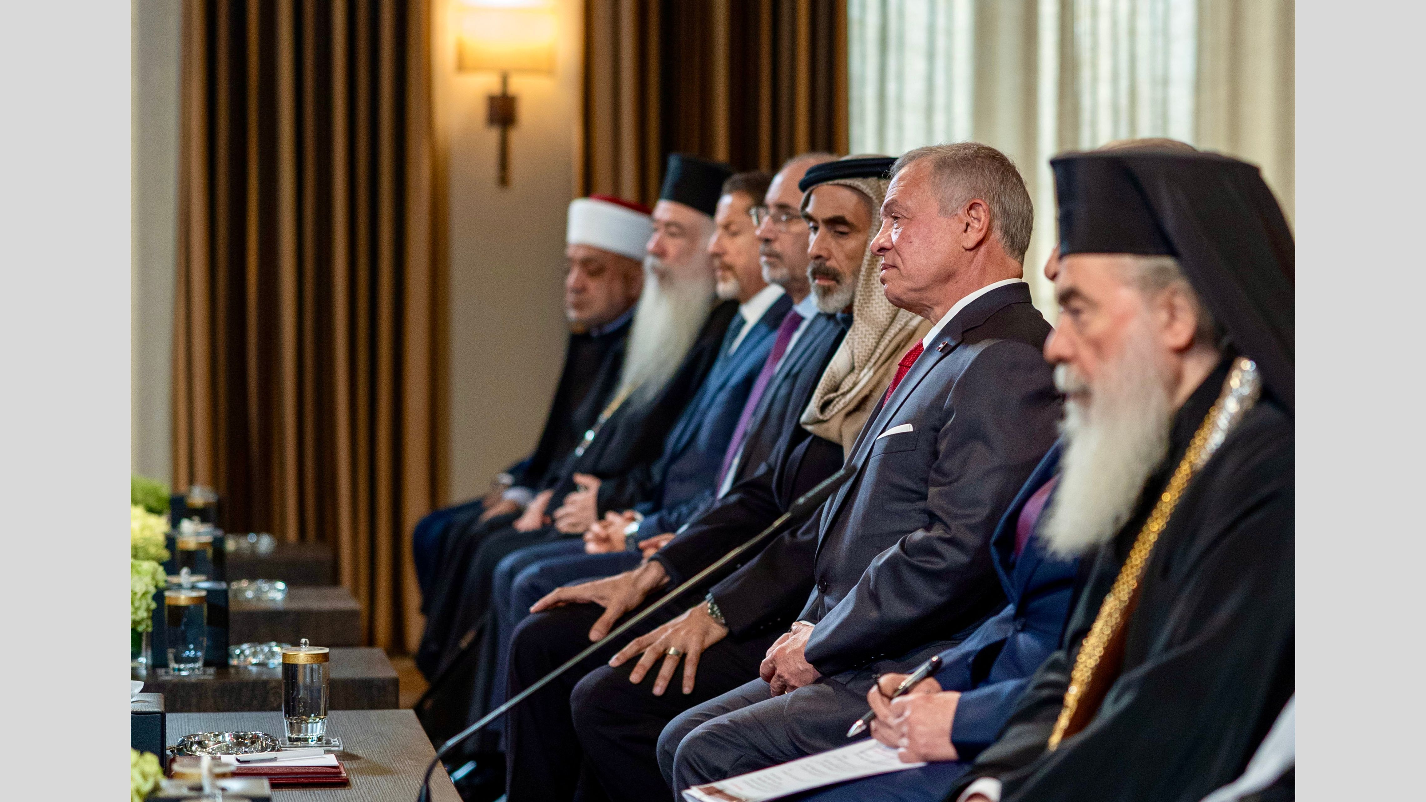 الملك يهنئ المسيحيين في الأردن وفلسطين والعالم بالأعياد المجيدة