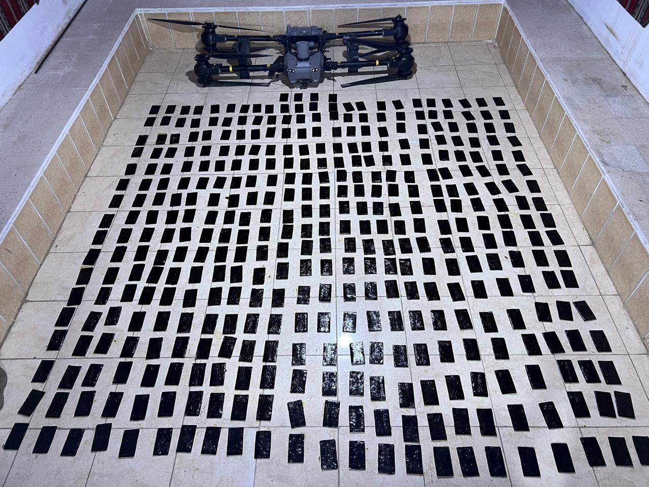  إحباط محاولة تهريب مواد مخدرة بواسطة طائرة مسيّرة