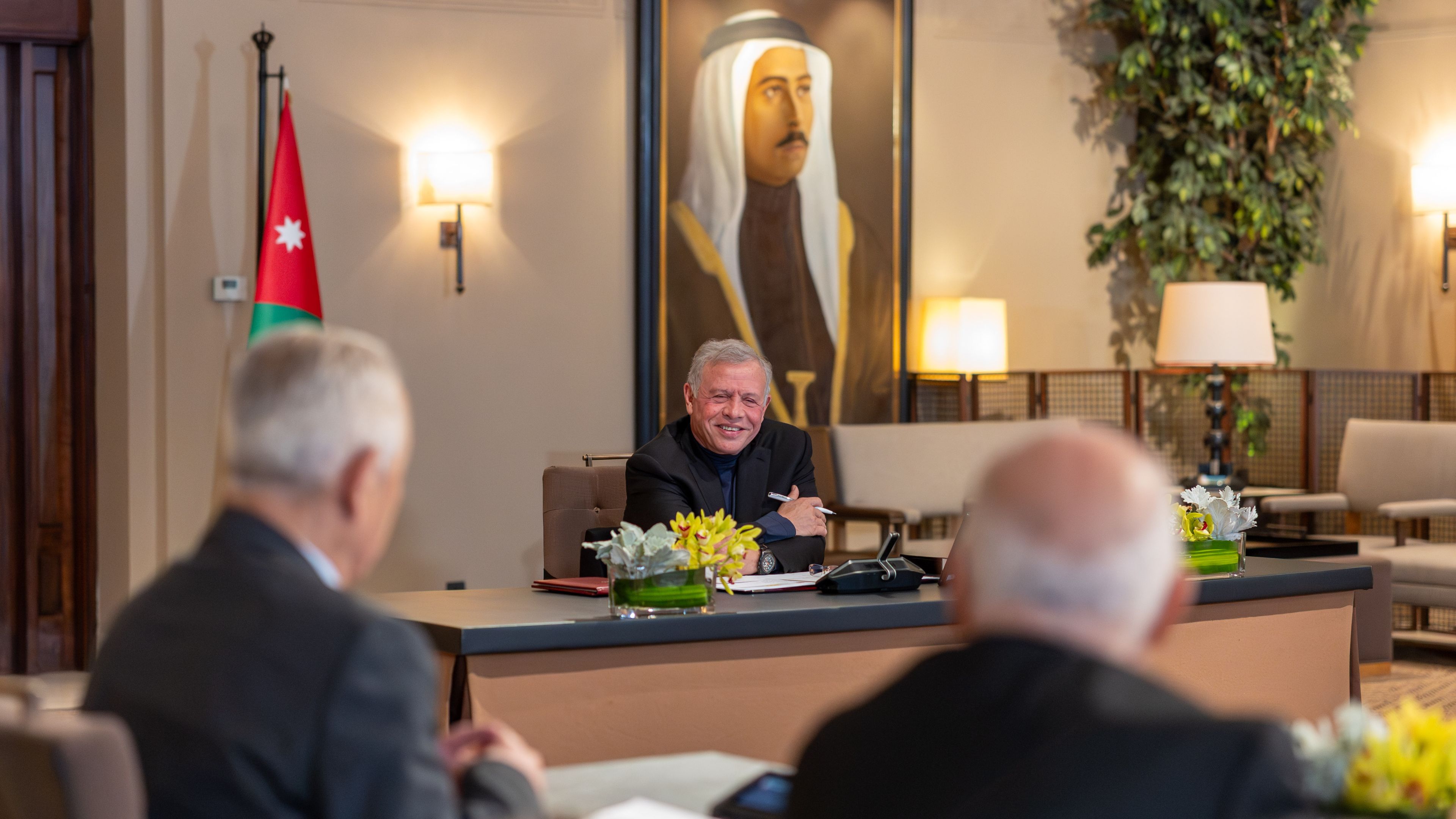  الملك يلتقي أصحاب مبادرات إنسانية وطنية 