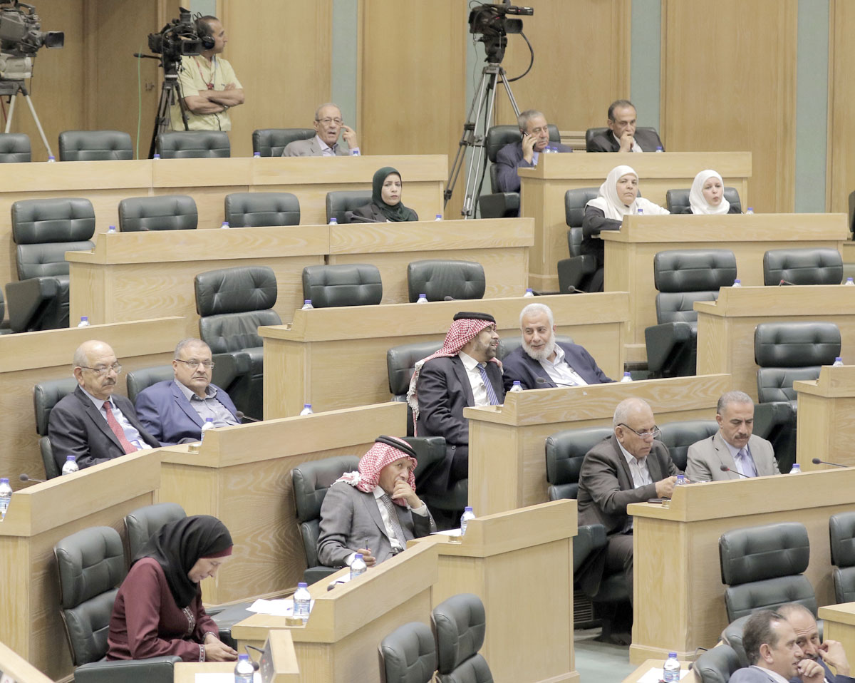 House debates Gov't policy statement for third day