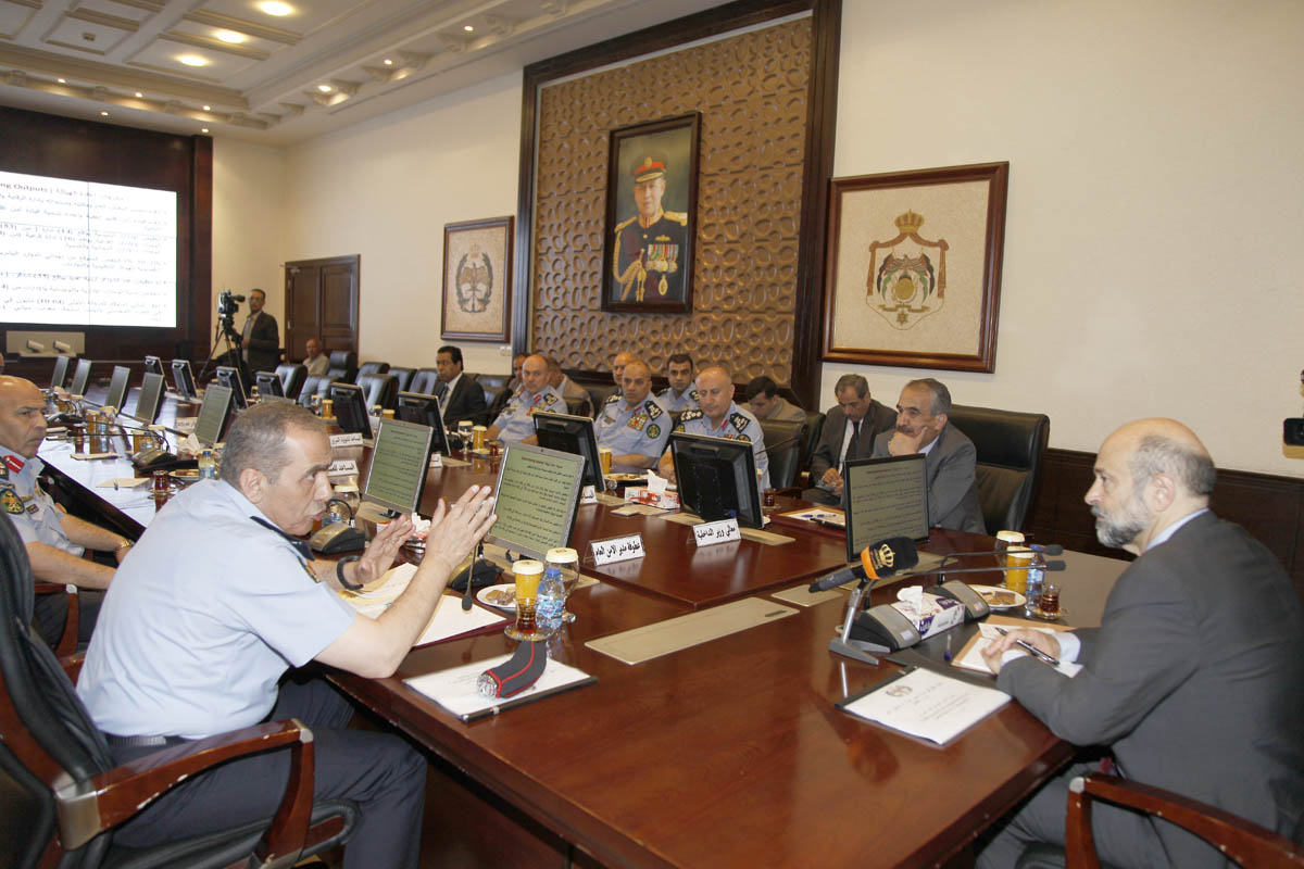 Razzaz lauds PSD's efforts, checks on services