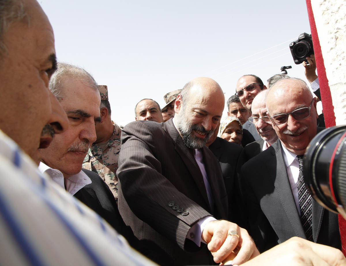 PM lays foundation stone of Maan Military Hospital