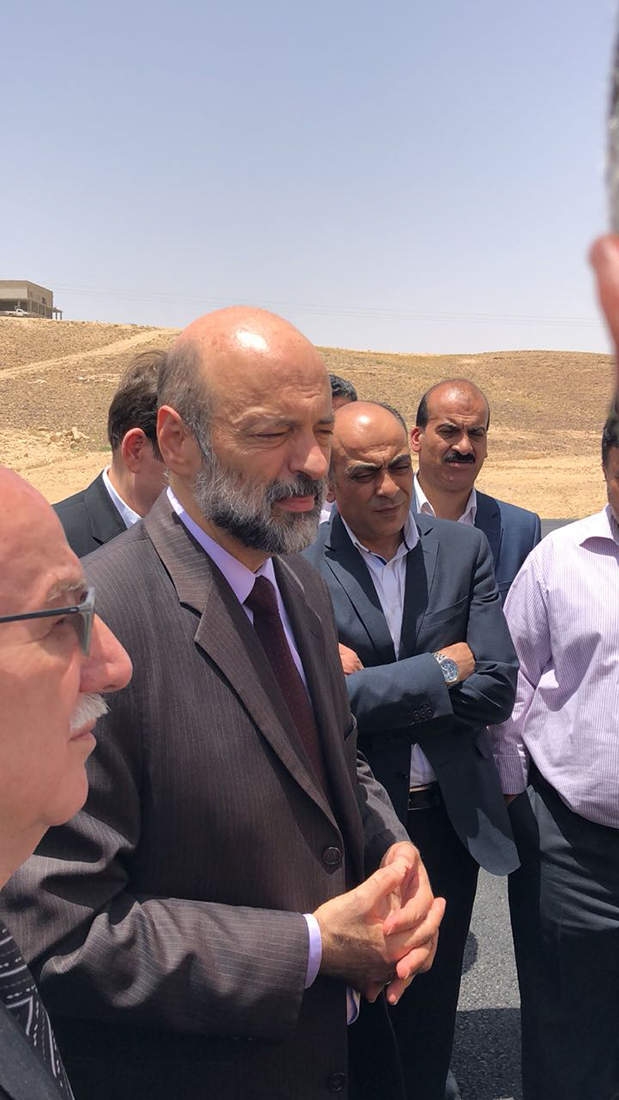 PM checks on rehabilitation of desert highway