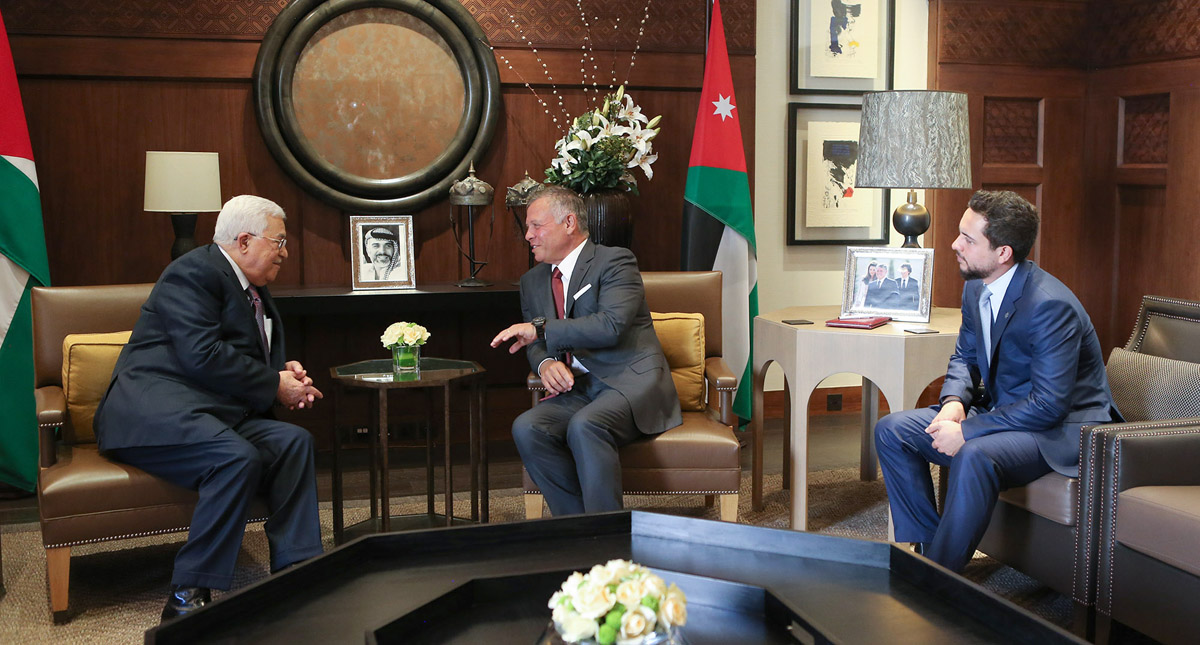 King, Abbas discuss efforts to advance peace process