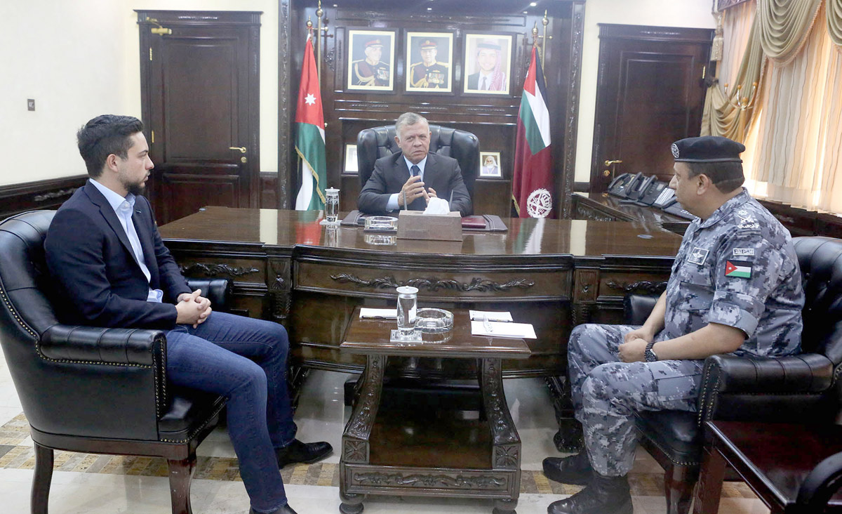 King visits Gendarmerie, PSD