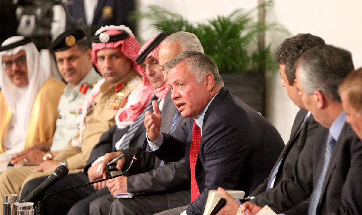 King meets with Badia dignitaries, tribal figures