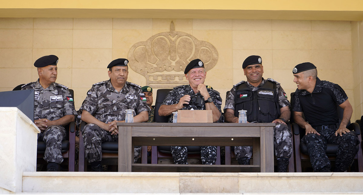 King attends Gendarmerie drill