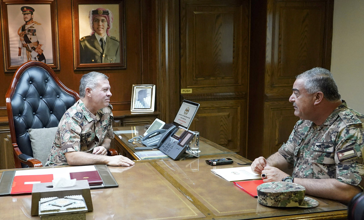 King visits army general command