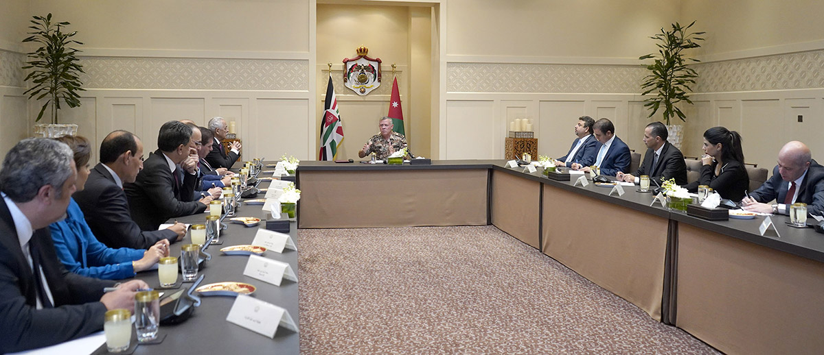 King meets media figures, affirms that law must apply to all without exception