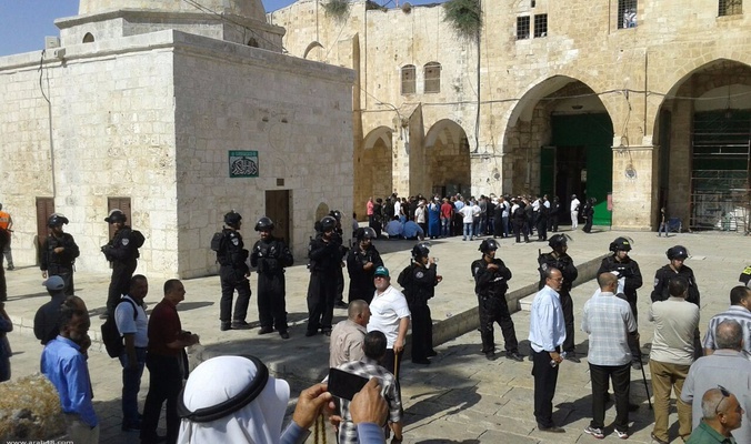 Extremist settlers storm Al-Aqsa compound