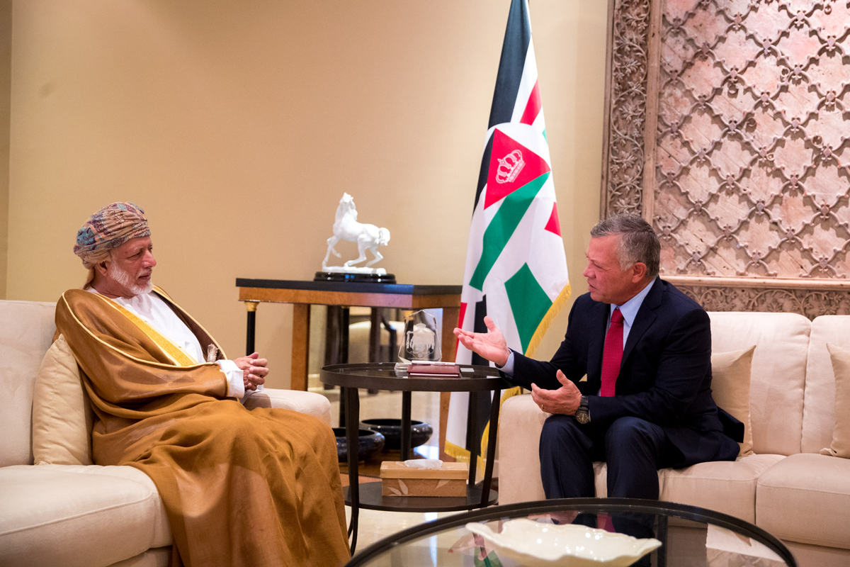 King receives Omani Foreign Minister