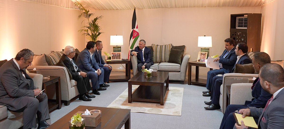 King meets publishers, chief editors of local news websites