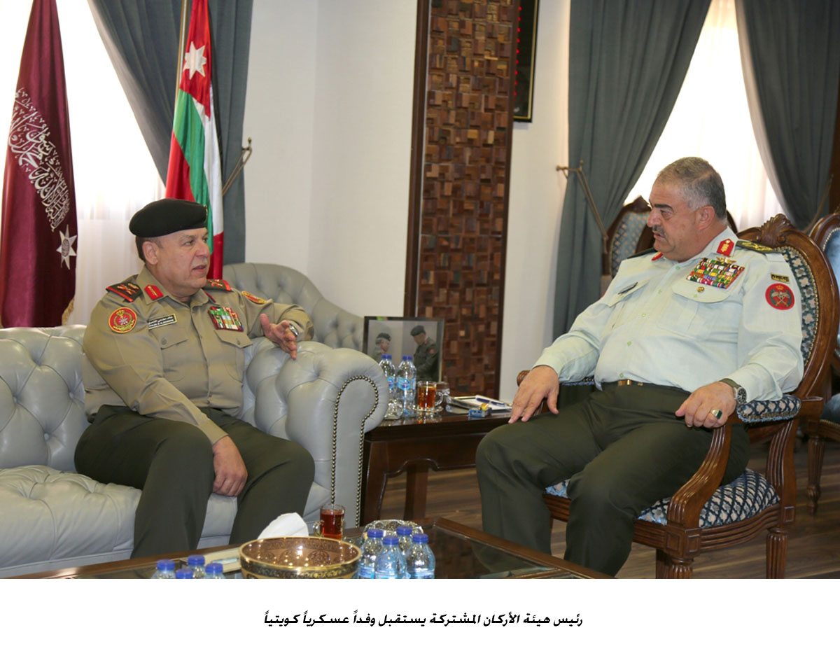 Army chief meets military Kuwaiti delegation