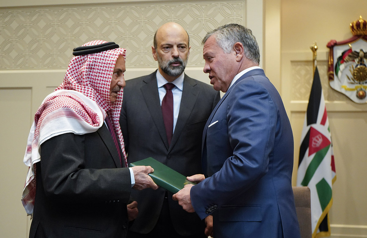 King receives report of independent panel to probe Dead Sea floods