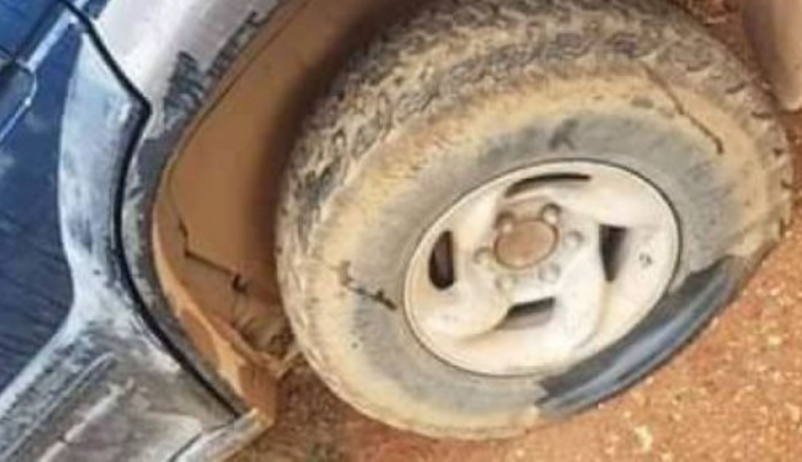 Extremist settlers puncture, vandalize Palestinian vehicles in Ramallah