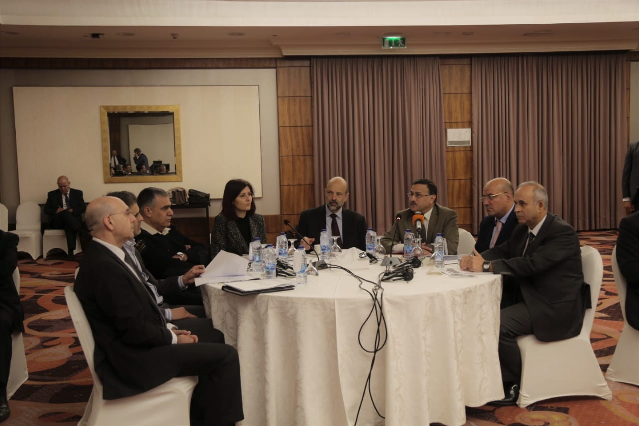 Razzaz sponsors workshop on combating tax evasion