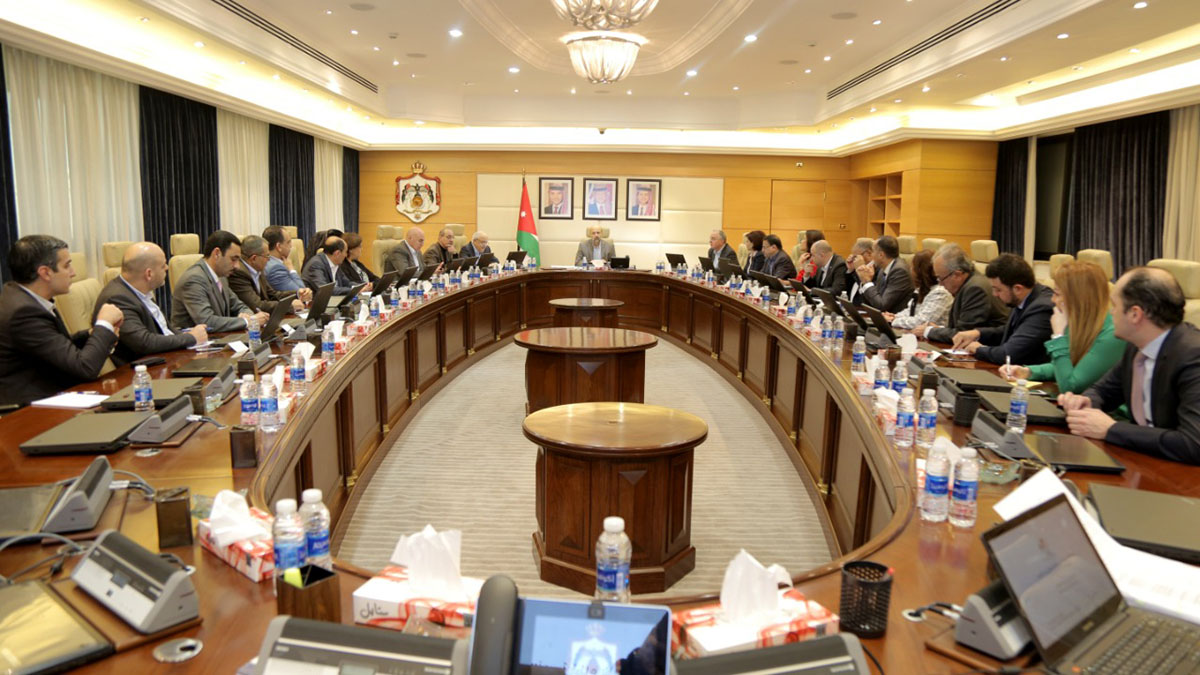 Economic team discusses propping up pharmaceutical industry