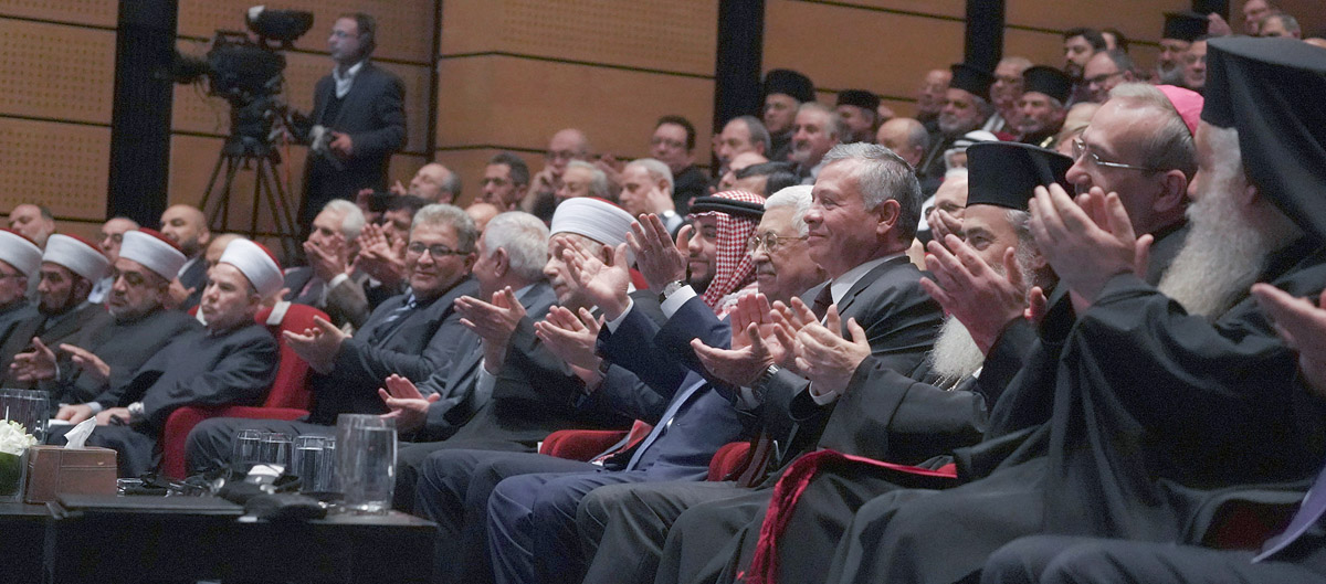 King patronizes churches' celebrations of Christmas