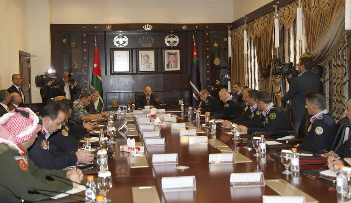 PM visits Public Security, Gendarmerie Departments