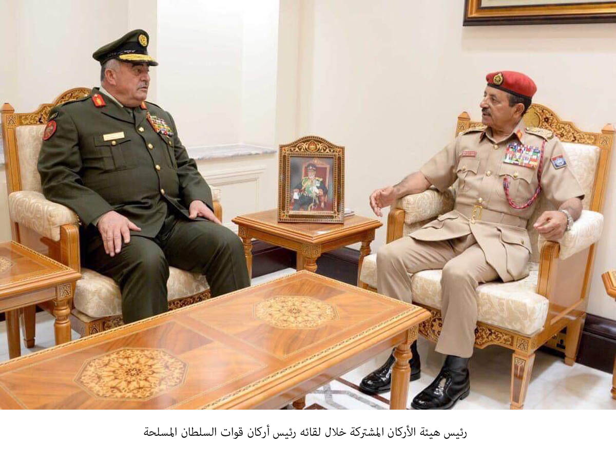 Army chief visits Oman