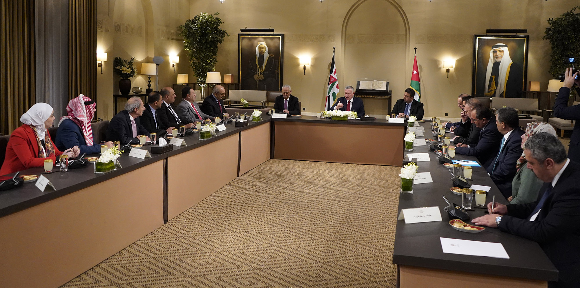 King meets Mubadara House bloc members, affirms important role of blocs in developing political, partisan life