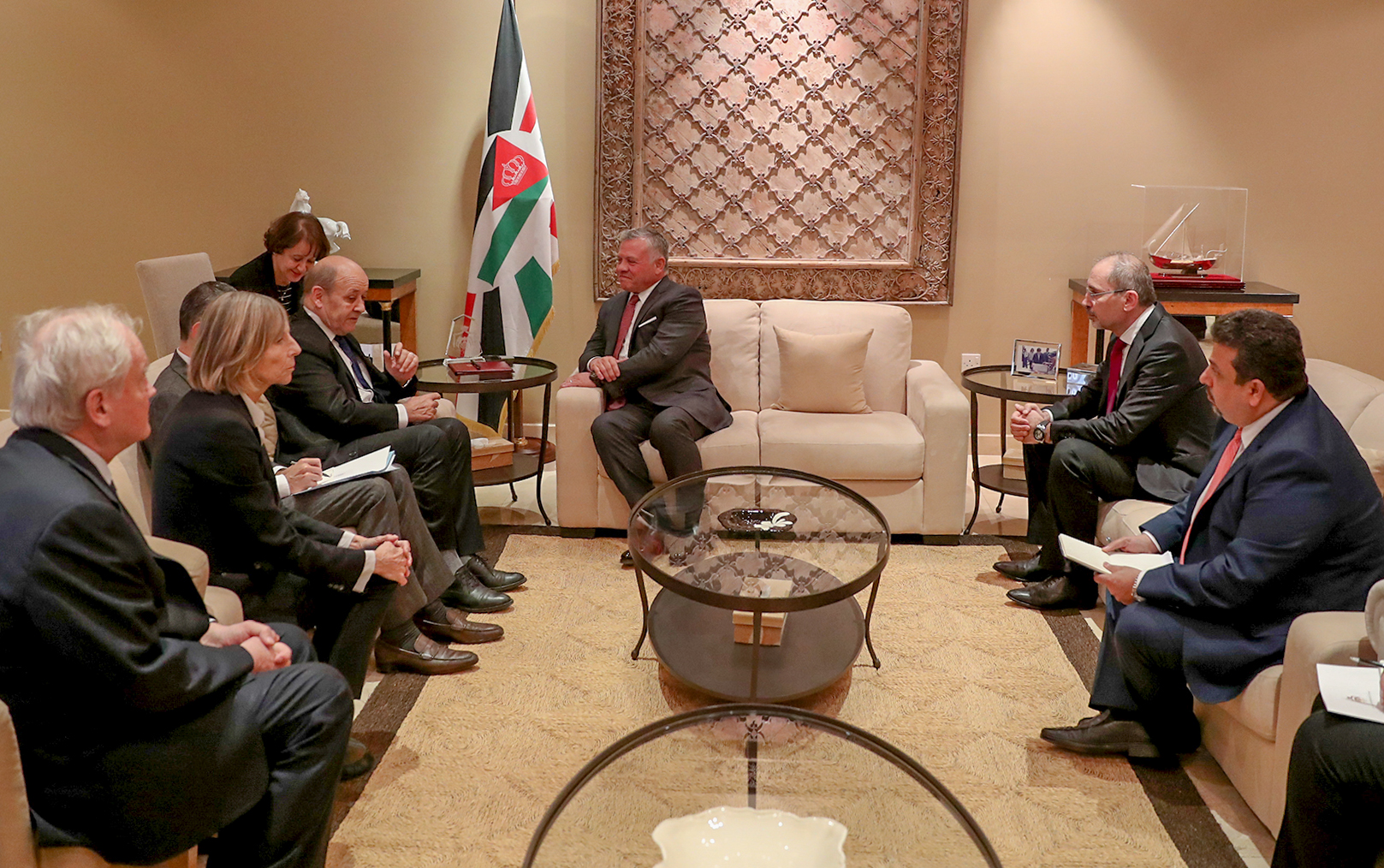 King meets French FM