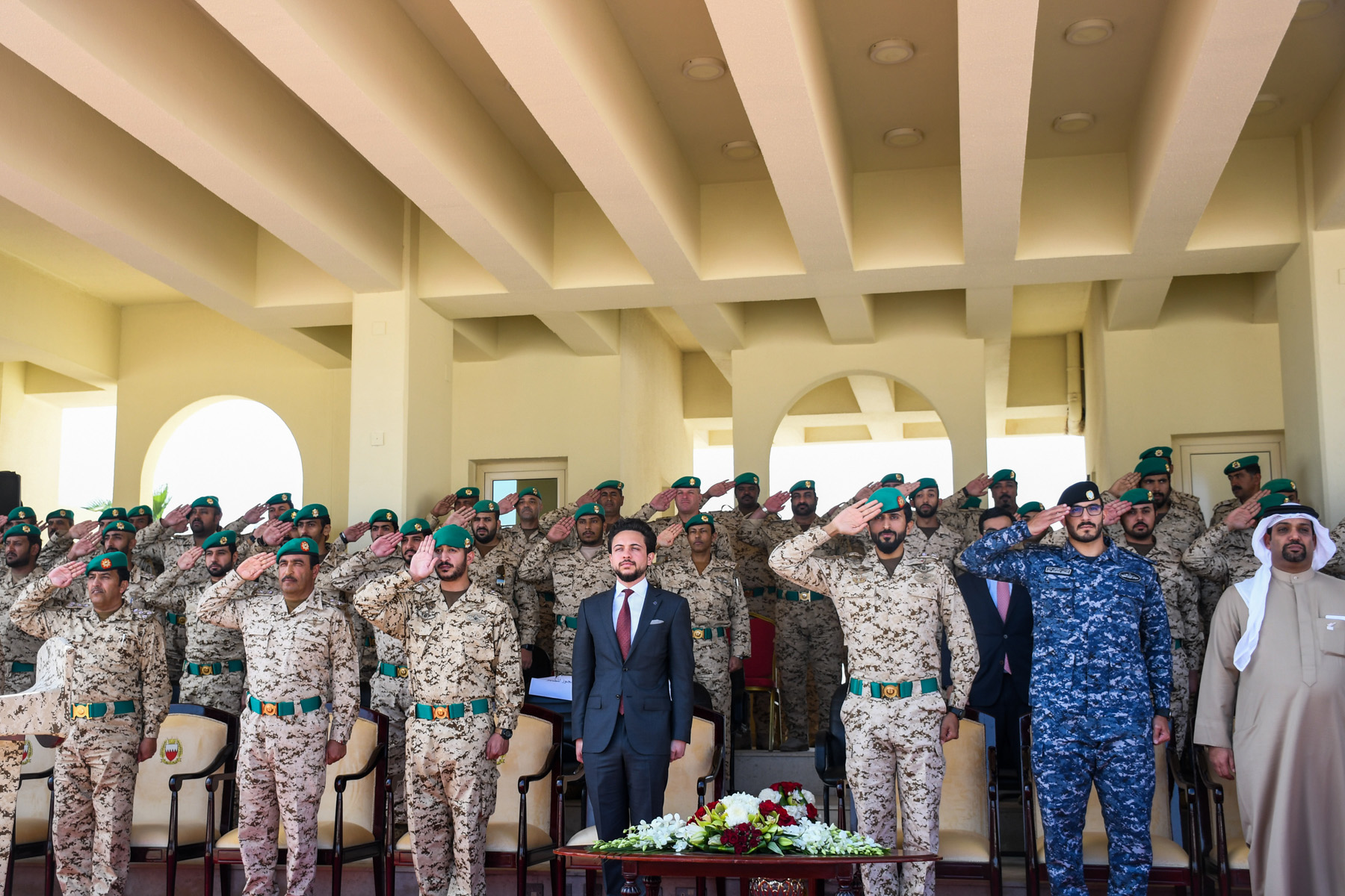 Crown Prince visits Bahraini Royal Guard Command Headquarters, participates in anti-terror drill
