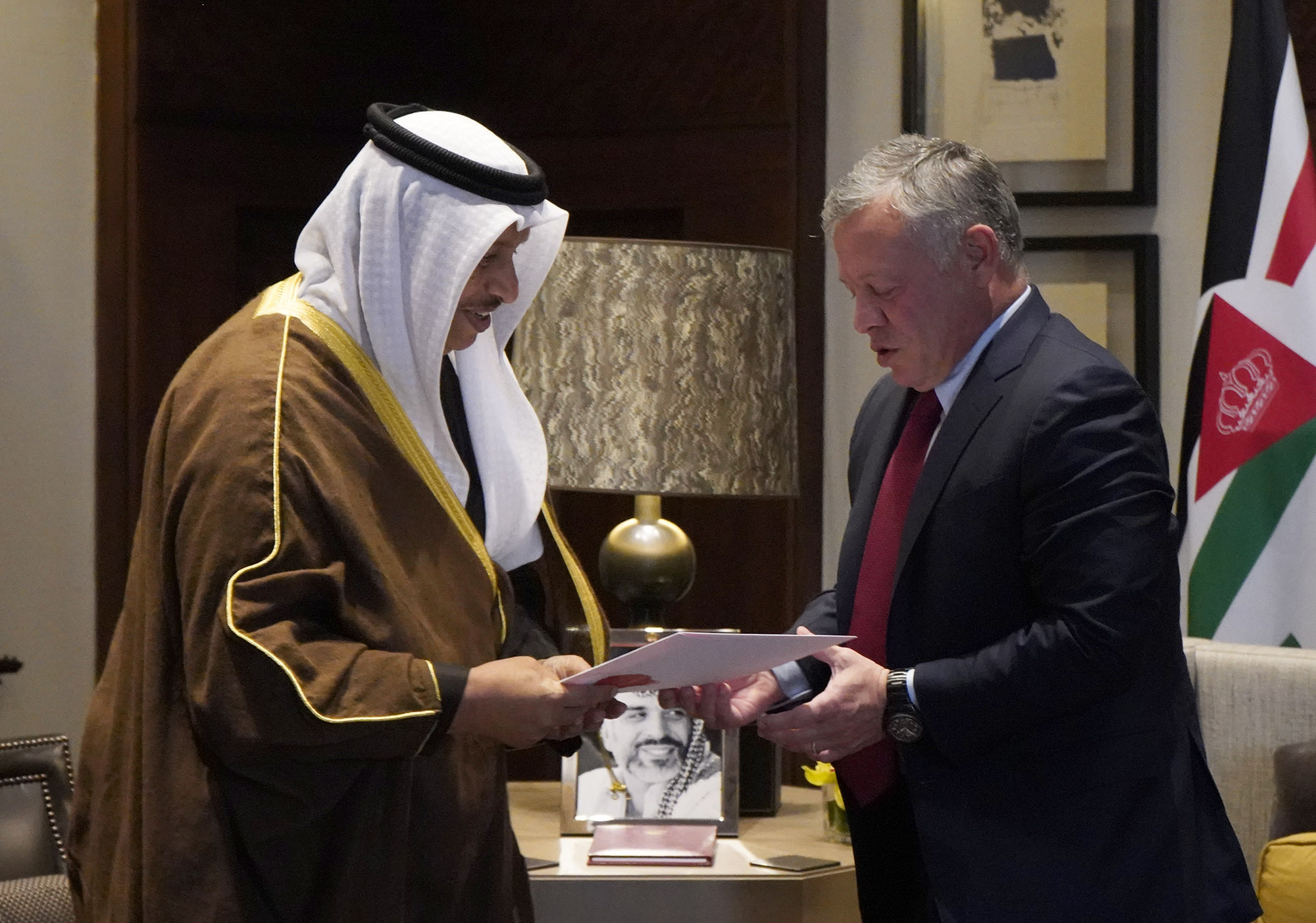 King receives Kuwait PM