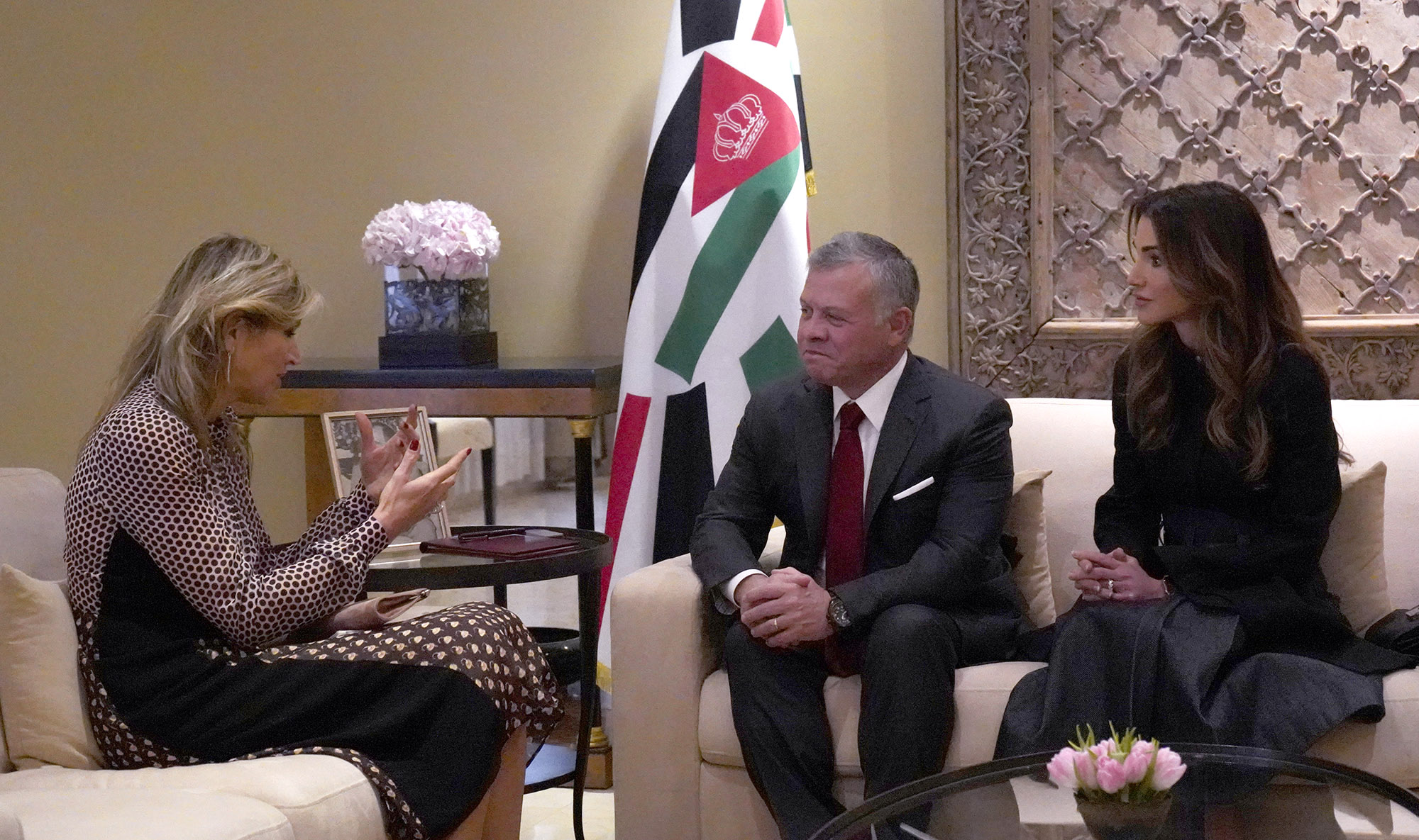 King, Queen receive queen of Netherlands